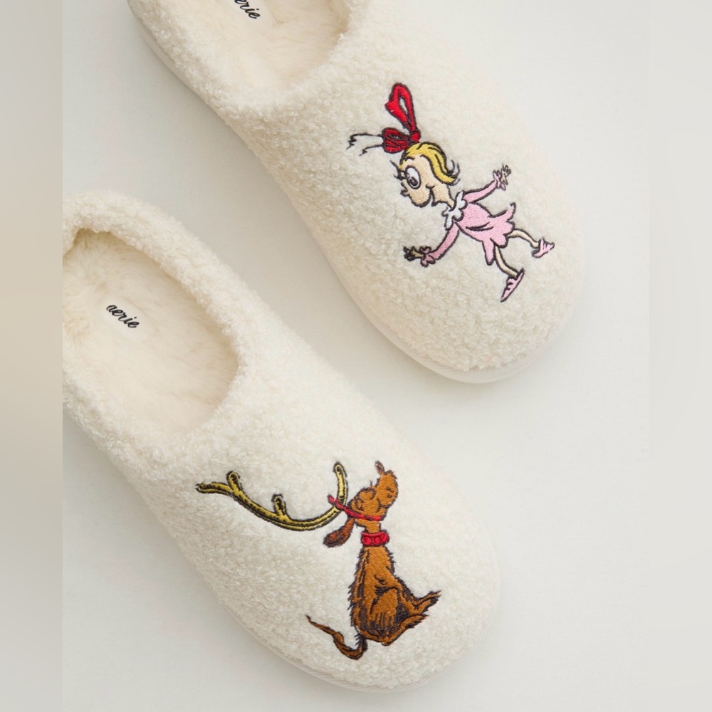 Cindy Lou Who Sherpa Slippers